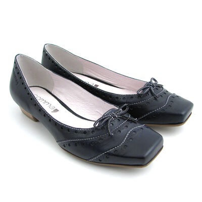 comma / Slipper-Pumps Blau-Navy, Lochung und Schleifchen, echt Leder